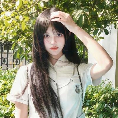 《比基尼洗车场》